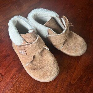 UGG Toddler Suede Shearling Booties‎ Size 8 Tan & White